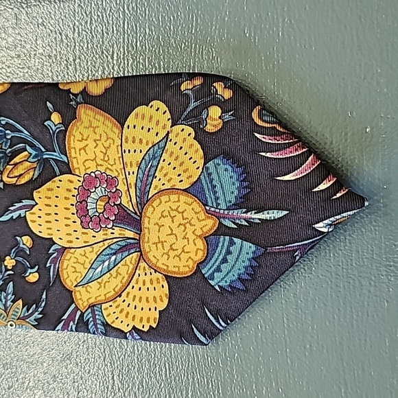 100% silk mens tie by B. ullock & Jones floral grays gold purple. - Picture 2 of 6